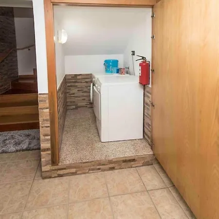 別荘 Living In A Dream *