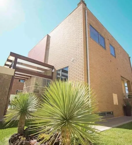 度假居 Living In A Dream *