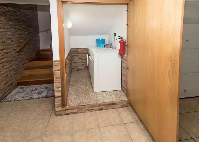 度假居 Living In A Dream *