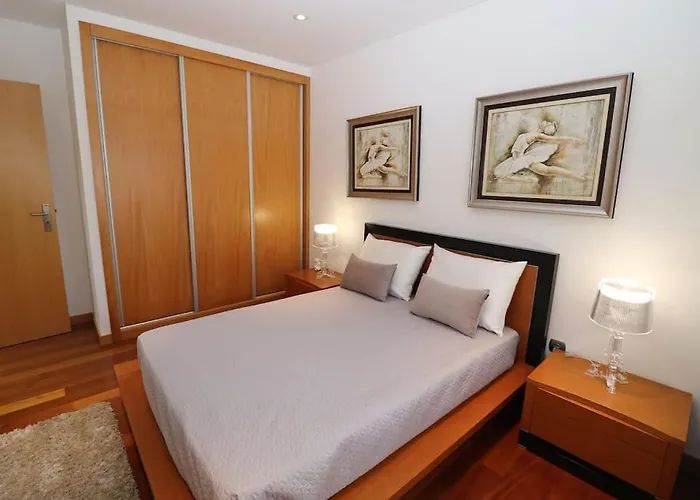 Living In A Dream 度假居