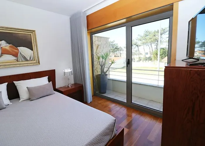 Living In A Dream 度假居